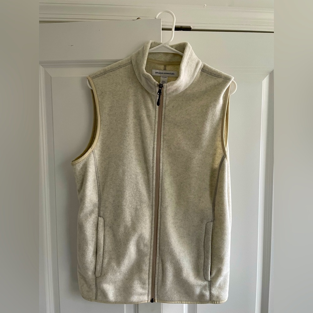 Amazon Essentials Fleece Crème Vest - M